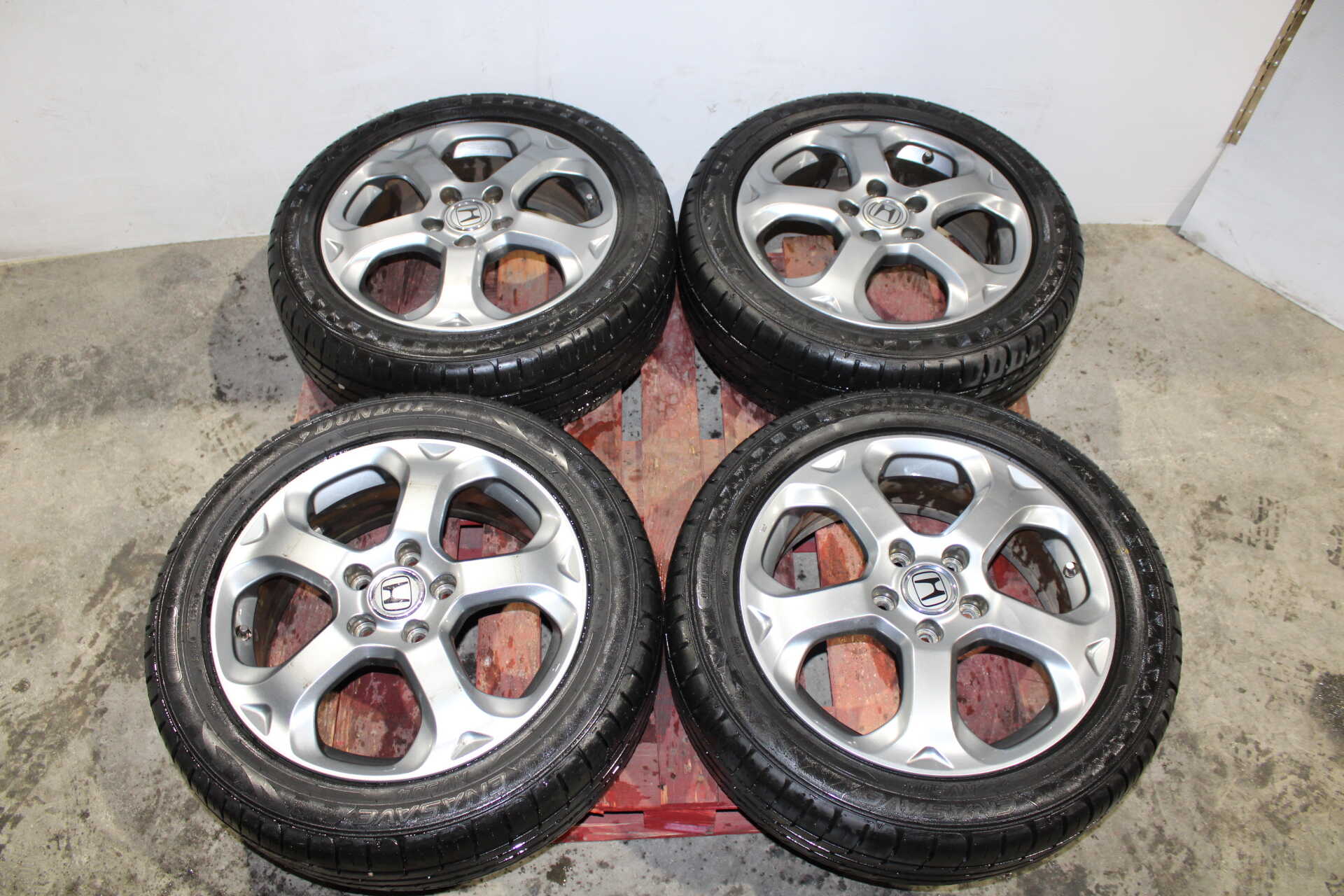 JDM HONDA WHEELS Imported from Japan 5X114.3 205 / 55 R17 17X6J OFFSET +55 Dunlop tires