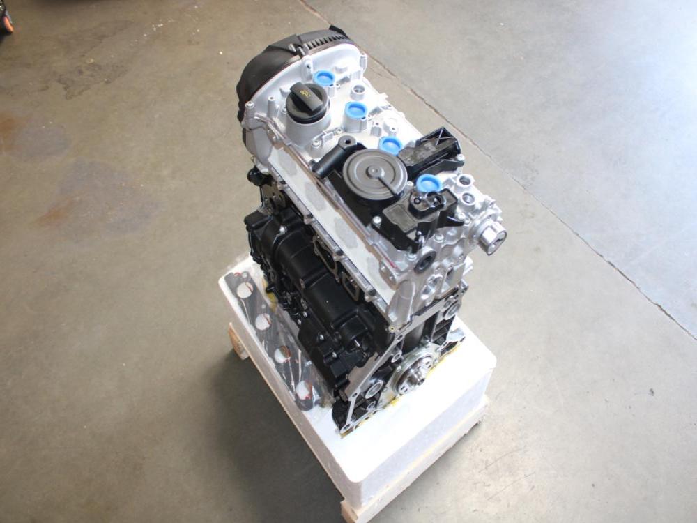 Brand NEW 2009-2012 Audi Q5 2.0L CAE 4-Cylinder Turbo Engine Motor For Sale: Image 4