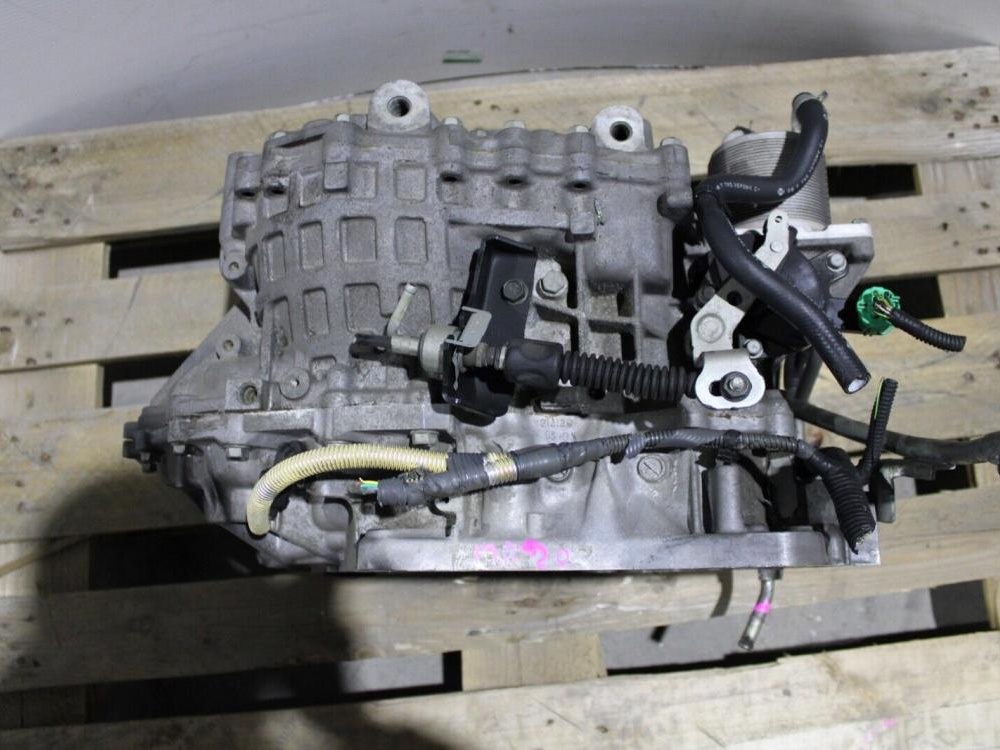 2013-2016 Nissan Sentra 1.8l automatic CVT transmission: Image 1